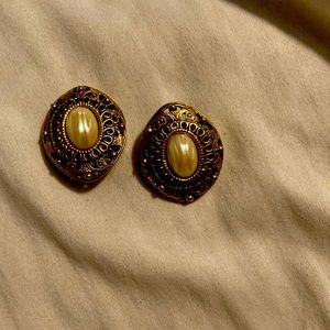Ancient earrings for women